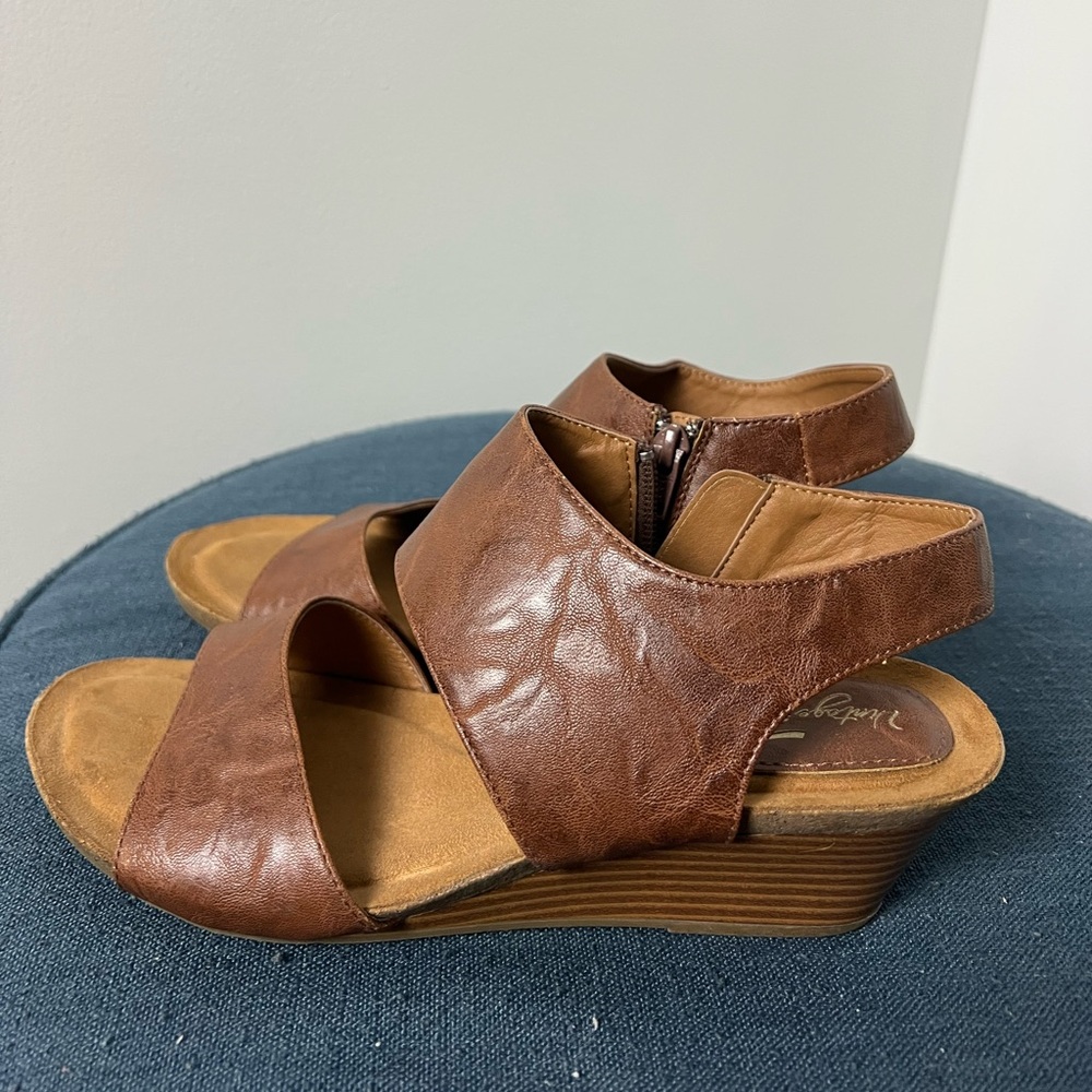 Vintage 7‎ Eight Brown Wedge Wide Strap Sandals Woman's Classic Neutral